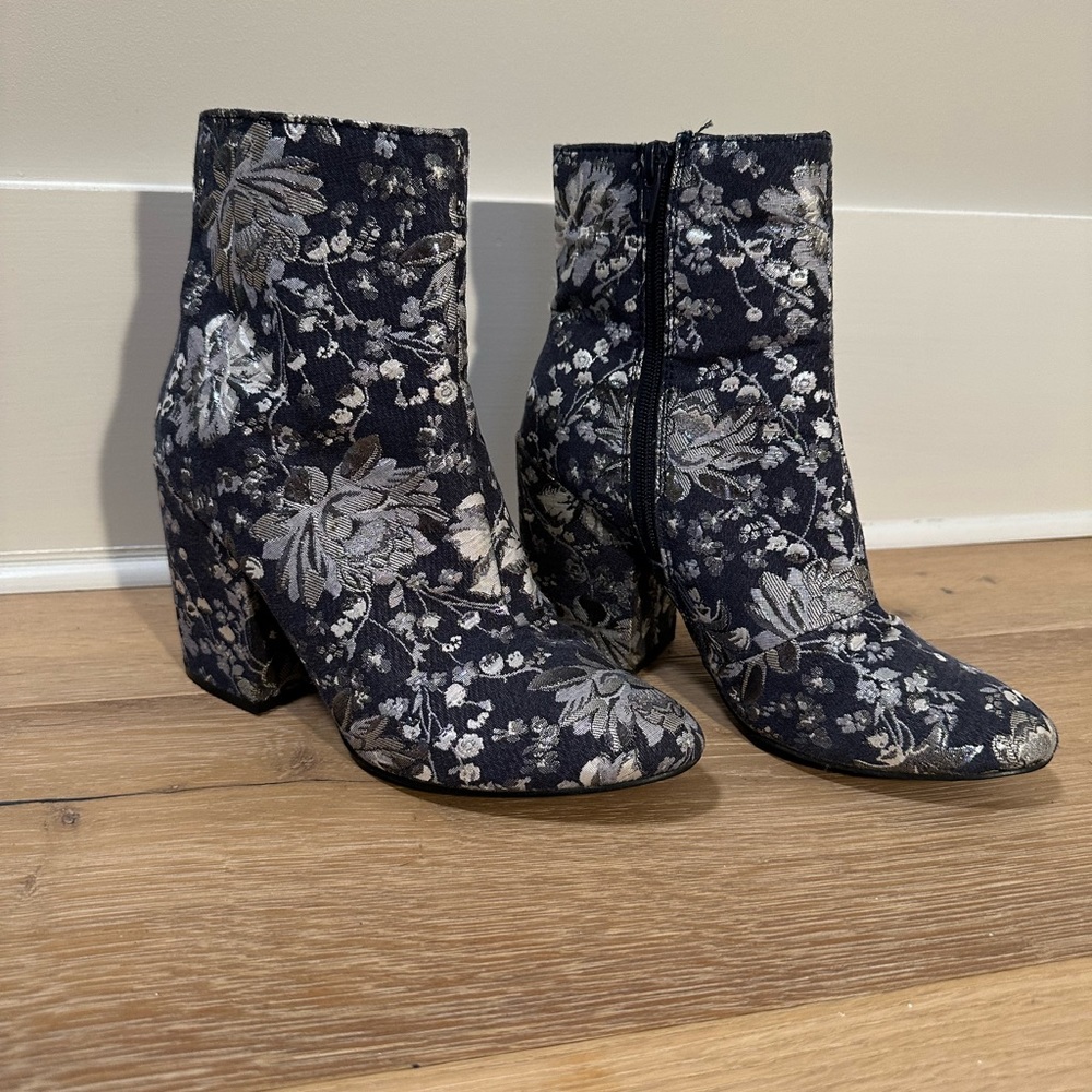 Heeled Flower Boots